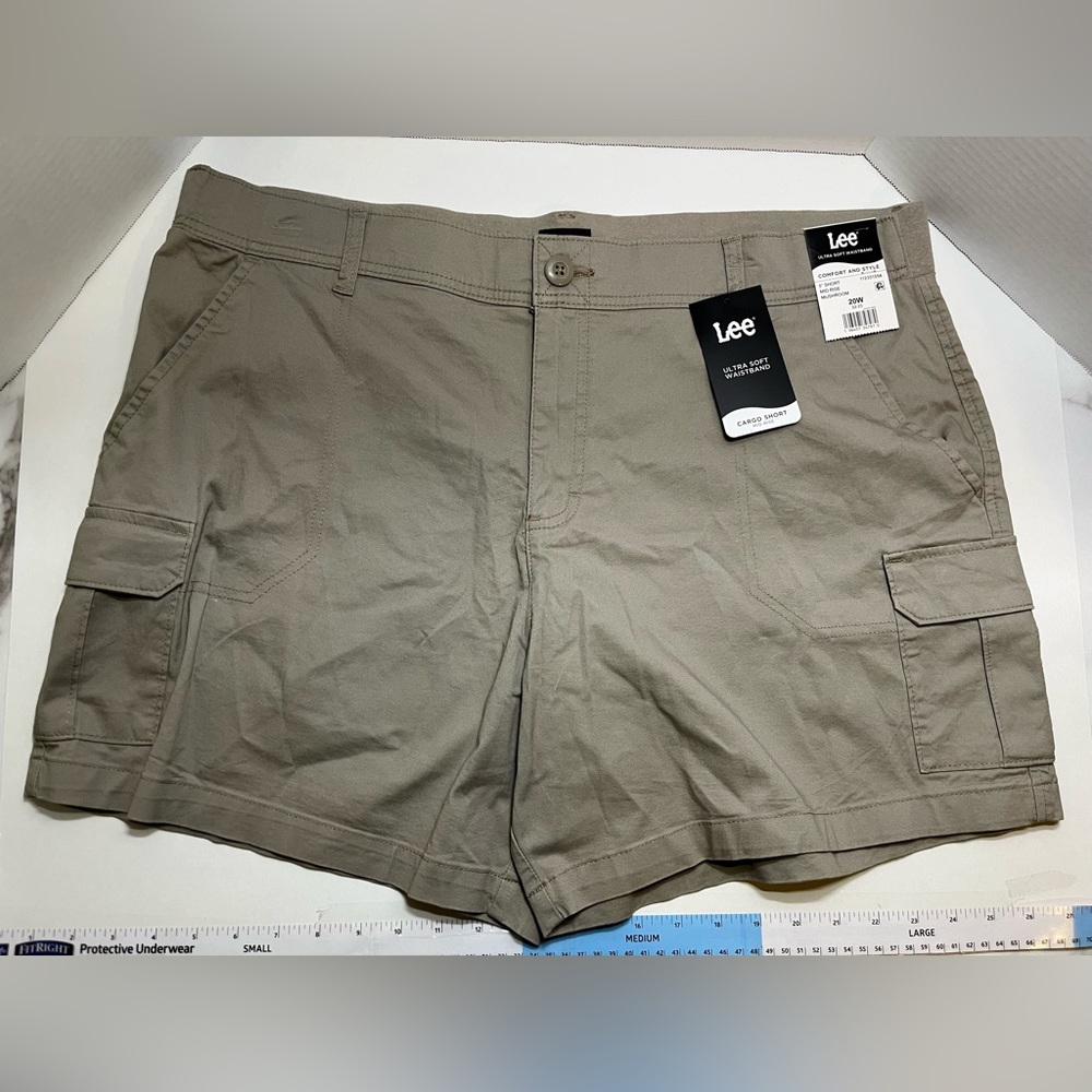 Lee® Plus Mid Rise Cargo Short Size 20W